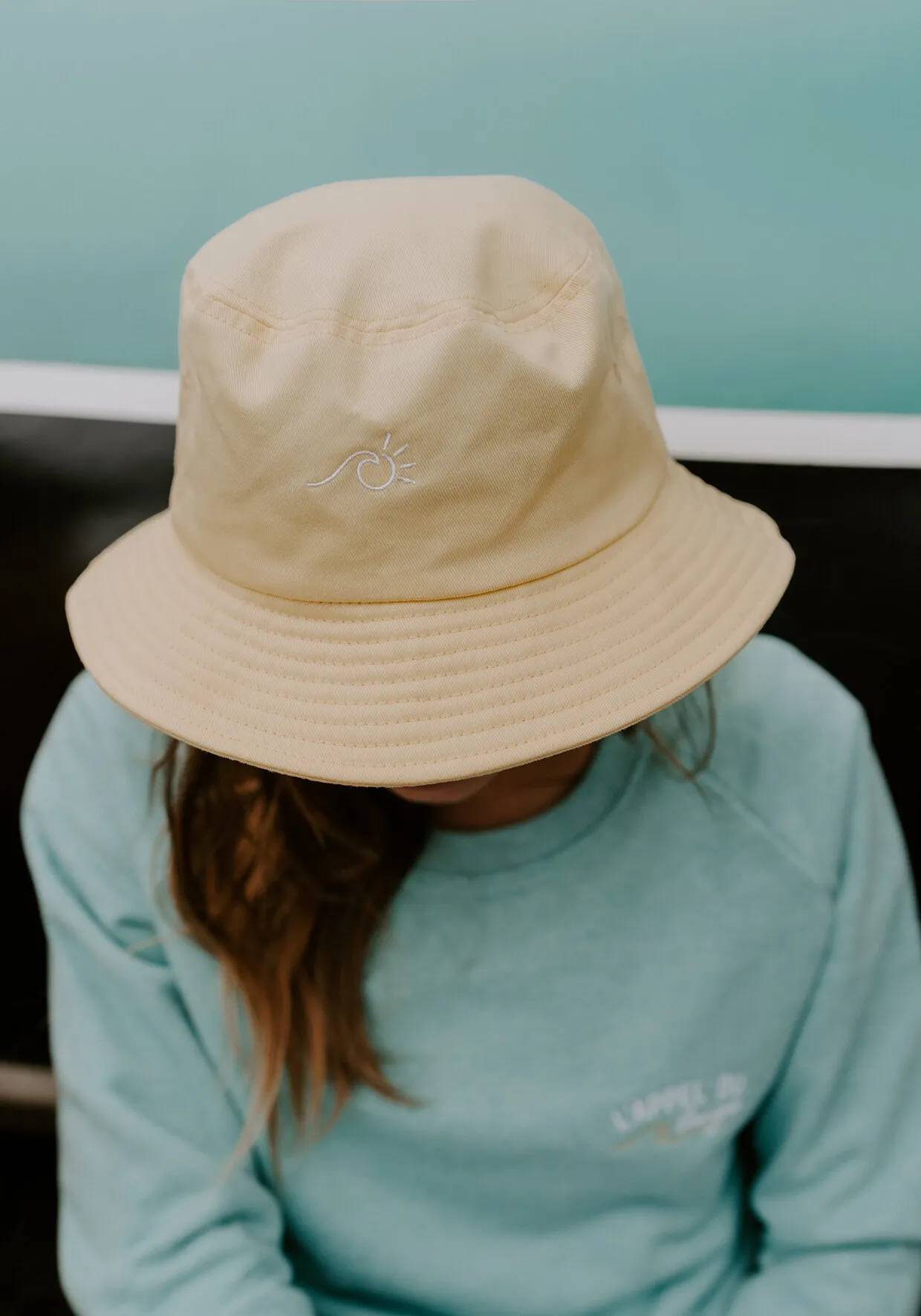 Bob jaune — OH LES JOLIS | Marque française de T-shirts, sweat shirts et accessoires 100% coton biologique.