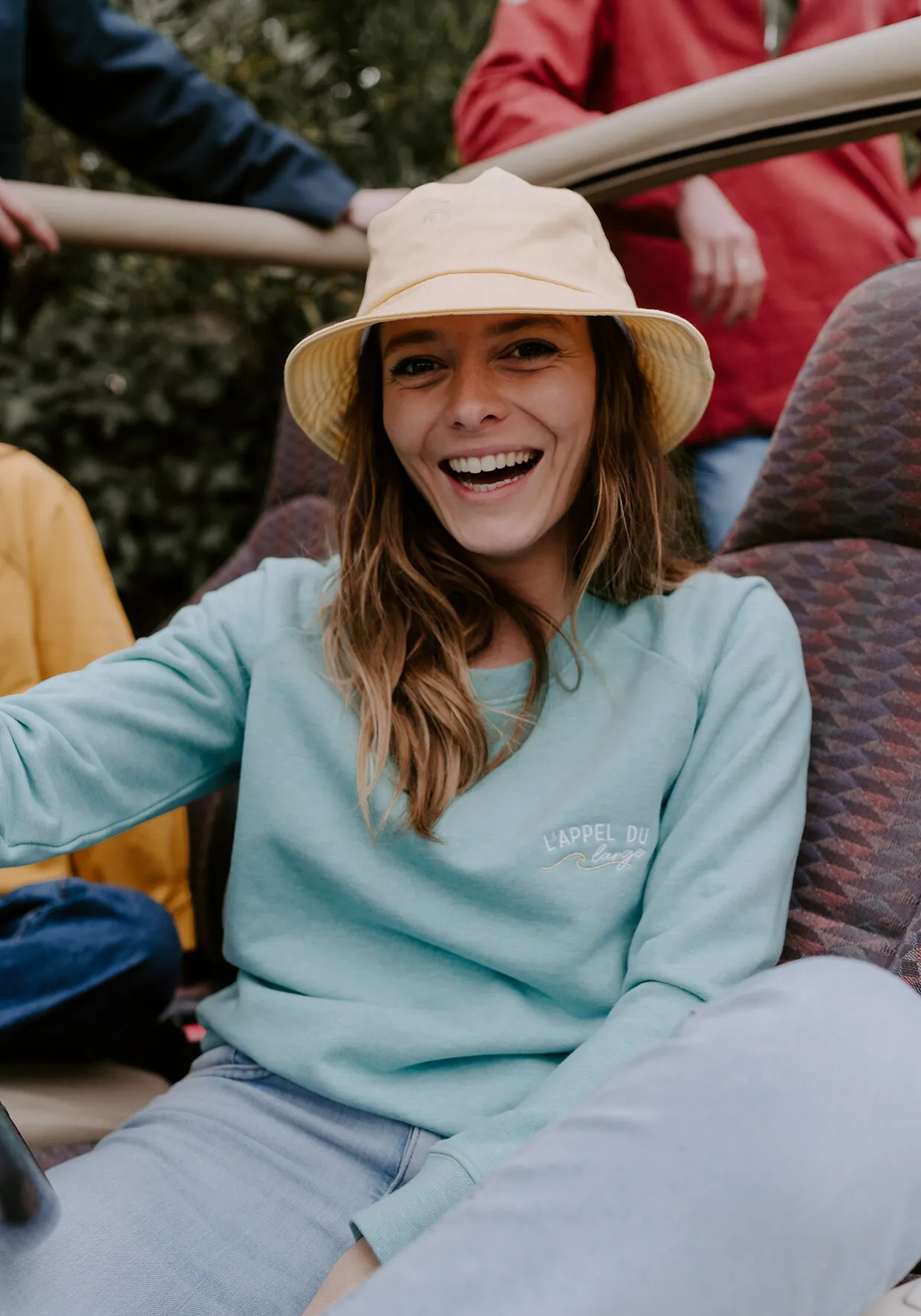 Bob jaune — OH LES JOLIS | Marque française de T-shirts, sweat shirts et accessoires 100% coton biologique.