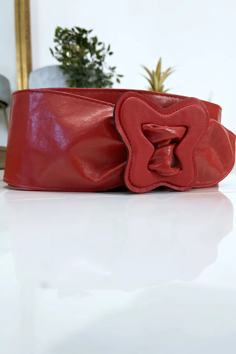 Ceinture rouge femme avec forme papillon à la boucle
