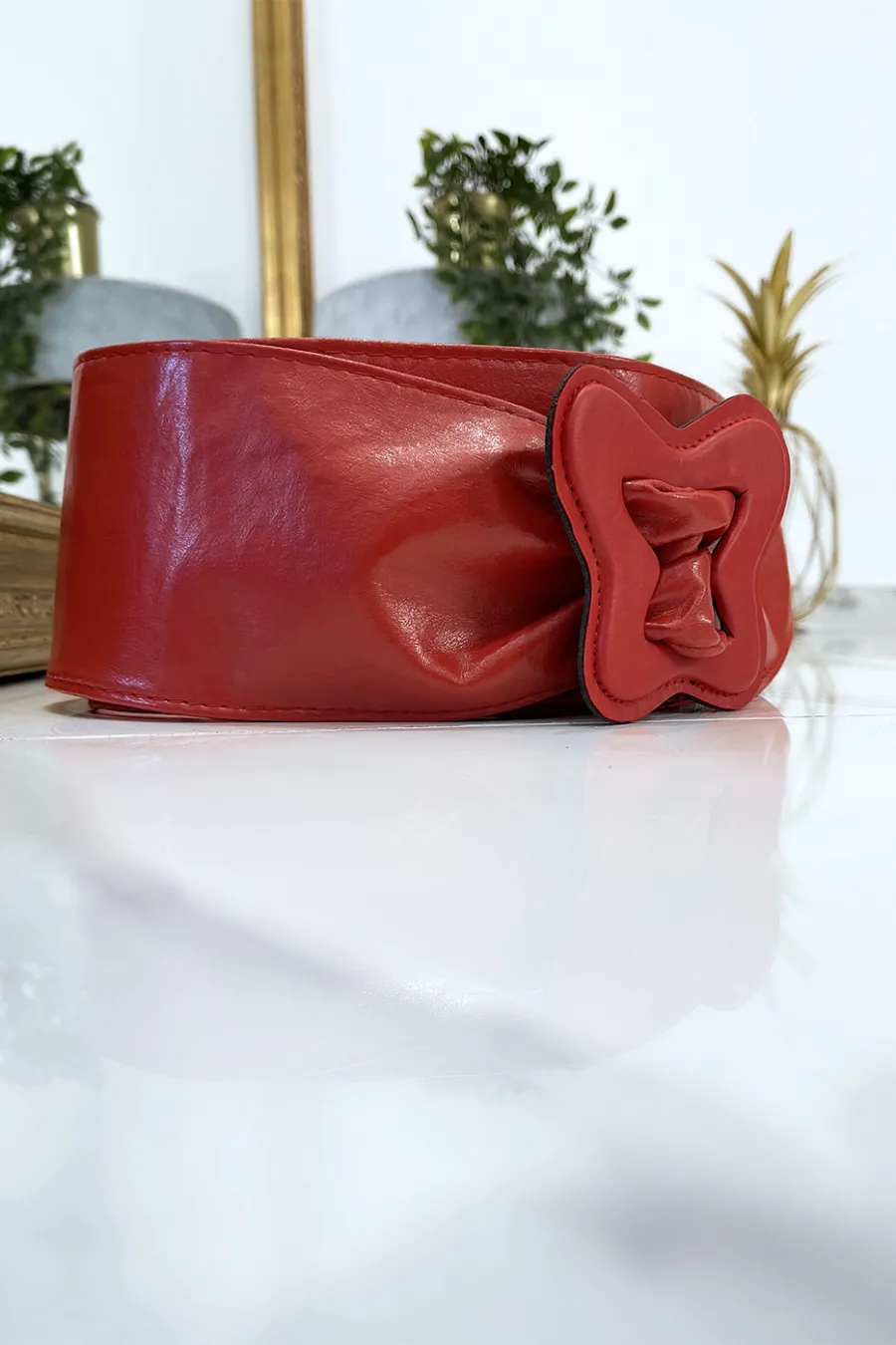 Ceinture rouge femme avec forme papillon à la boucle