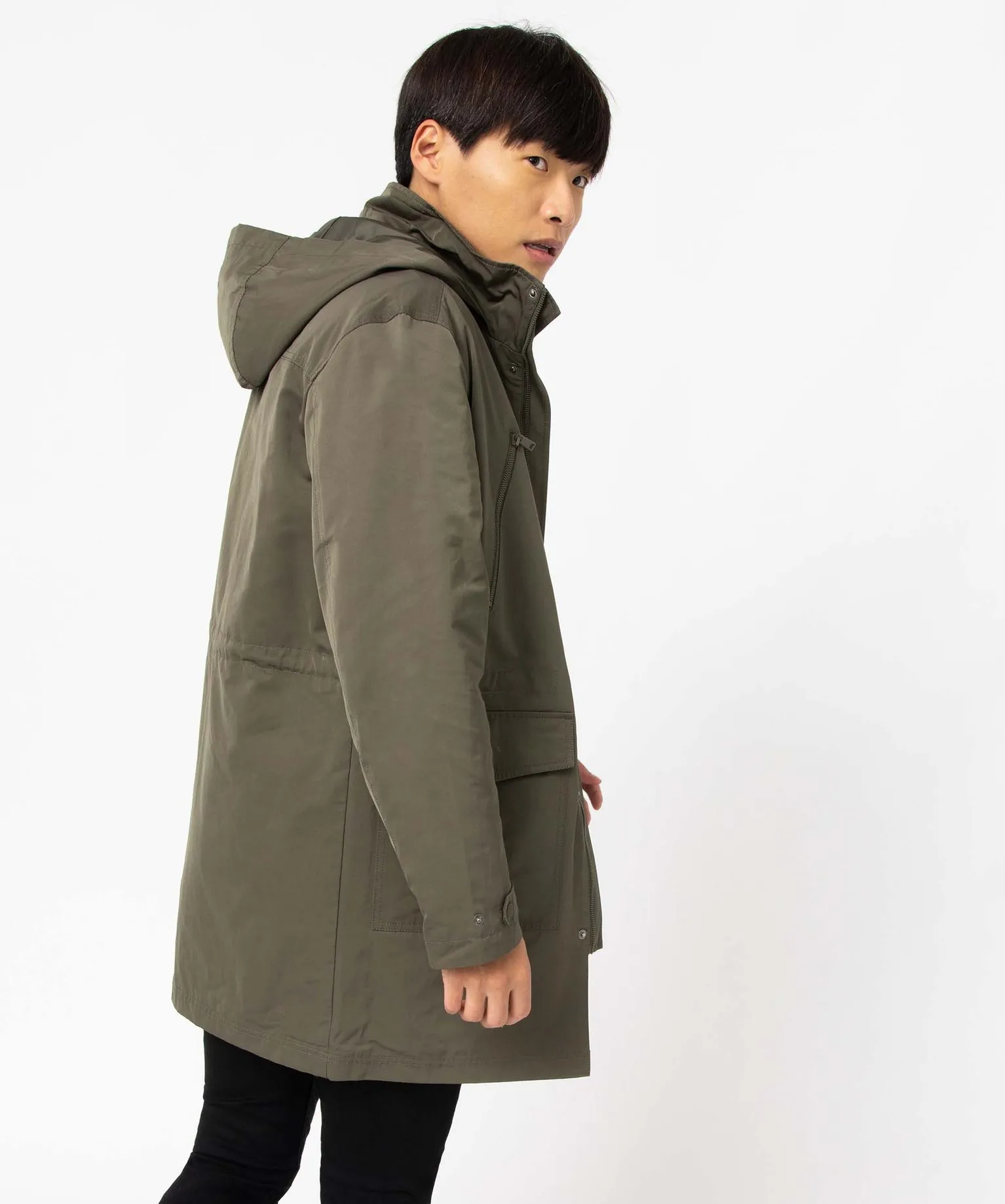 parka homme a capuche en matiere deperlante vert manteaux et blousons