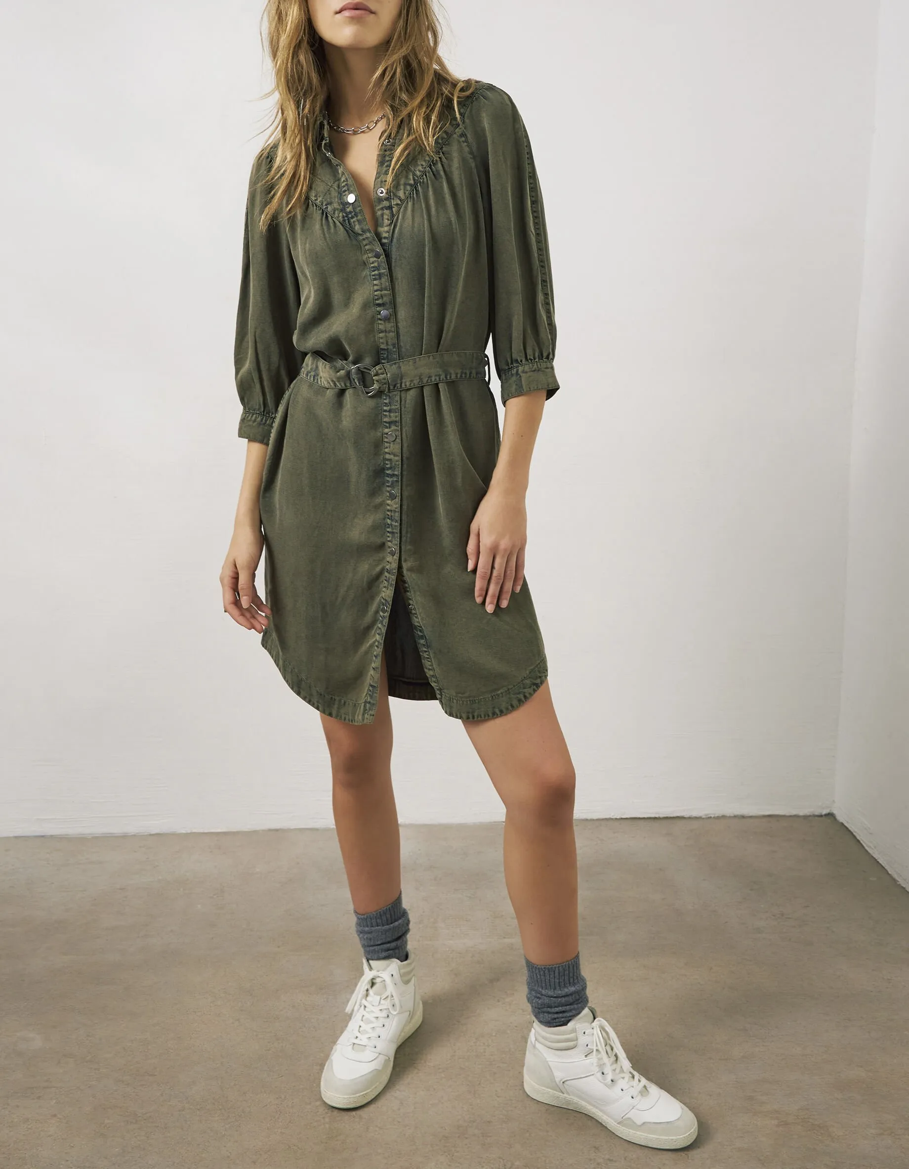 Robe chemise en tencel kaki matelassage col femme